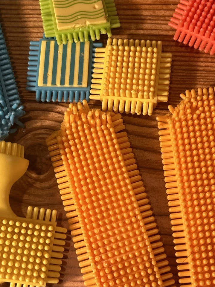 Bristle Blocks Building Toys Assorted Lot. Twist And Turn. Some Have Damage - Image 4 of 4