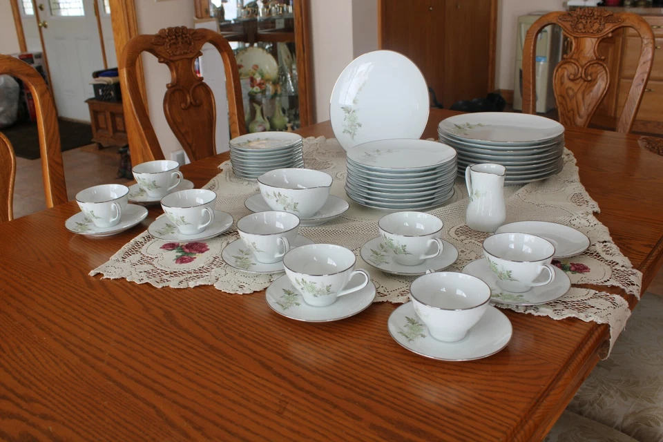 Porcelana Noritake Vintage Padrão Soroya Verde Floral 47 Peças Agrupamento - Imagem 3 de 4