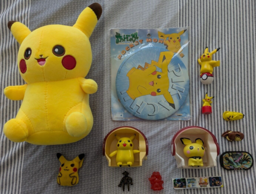 HUGE VINTAGE POKEMON TOYS LOT! FIGURINES FIGURINES PIN CLIPS PLUSH WIND UP +MORE