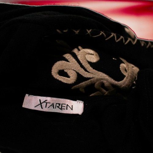 Xtaren schwarz beige bestickt Kreuz Symbol Zeichen Damen Top Größe S - Bild 12 von 12