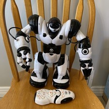 WowWee Robosapien Humanoid Toy Robot 14" 2004 With Remote Control - Tested
