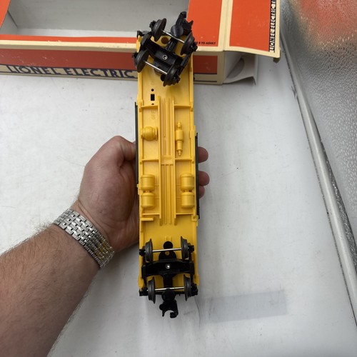 LIONEL 6-16133 O GAUGE YELLOW SANTA FE REEFER CAR #16133 IN BOX - LN EX+ - Picture 16 of 18