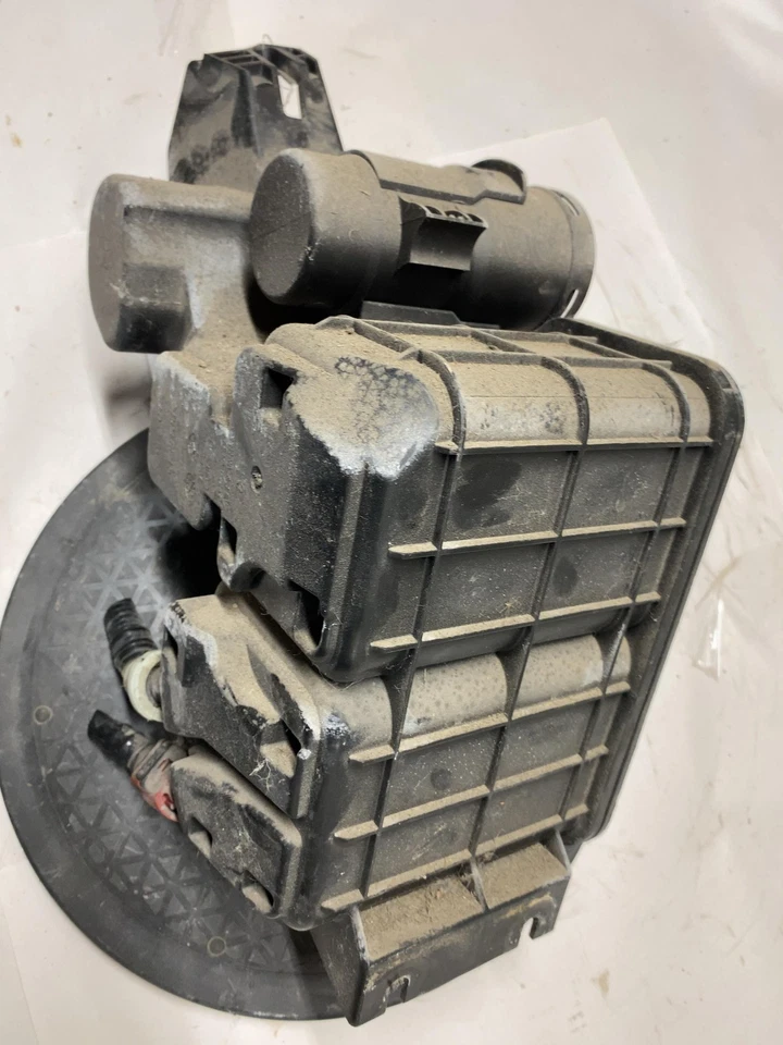 15-17 CHRYSLER 200 испаритель канистра 2,4 л и 3,6 л только 68080835AD 68154959AA - Изображение 4 из 4