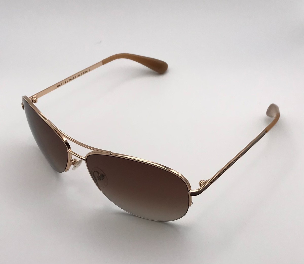 New Marc By Marc Jacobs Women display picture 1
