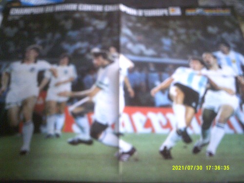 FOOTBALL  REVUE MONDIAL N 26 AVEC   POSTER   COUPES D EUROPE FILLOL - Picture 2 of 3