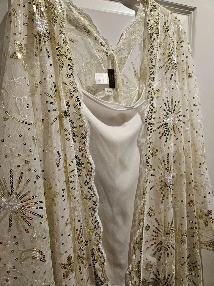 Xale creme colecionável Dream Keepers com contas de ouro brilhantes e enfeites de estrelas - Imagem 3 de 4