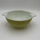 Pyrex - Avocado Verde Green 1.5 Quart Cinderella Mixing Bowl - #442