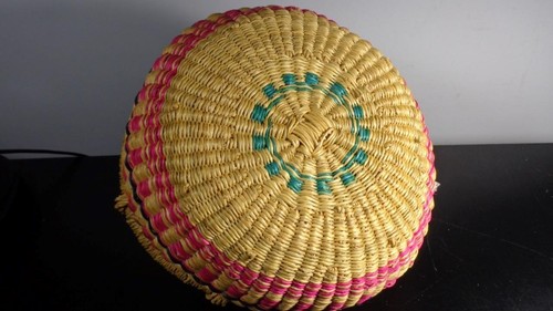 SOUTH AFRICA HAND WOVEN "BOLGA BASKET" WITH LEATHER HANDLE & HANG TAG ~ ESTATE - Picture 5 of 8