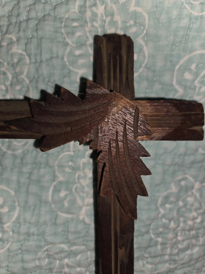 Marco de madera vintage Adirondack tallado a mano con motivos de hojas Foto 4 de 4