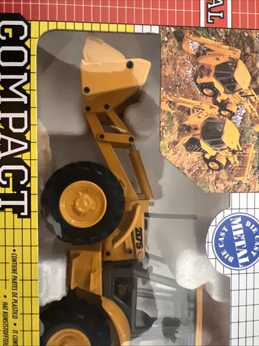 JOAL COMPACT JCB 217S CENTER MOUNT LOADER 1/35 NIB - Picture 2 of 9