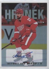 2021-22 Upper Deck Fleer Ultra Silver Rainbow Foil Filip Hronek #31 Auto um0
