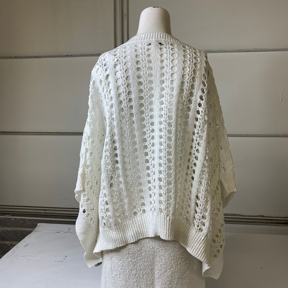 VIP【関税送料無料】希少 BRUNELLO CUCINELLI PONCHO BRUNELLO CUCINELLI Net-Knit Poncho Women's Size XS White | eBay
