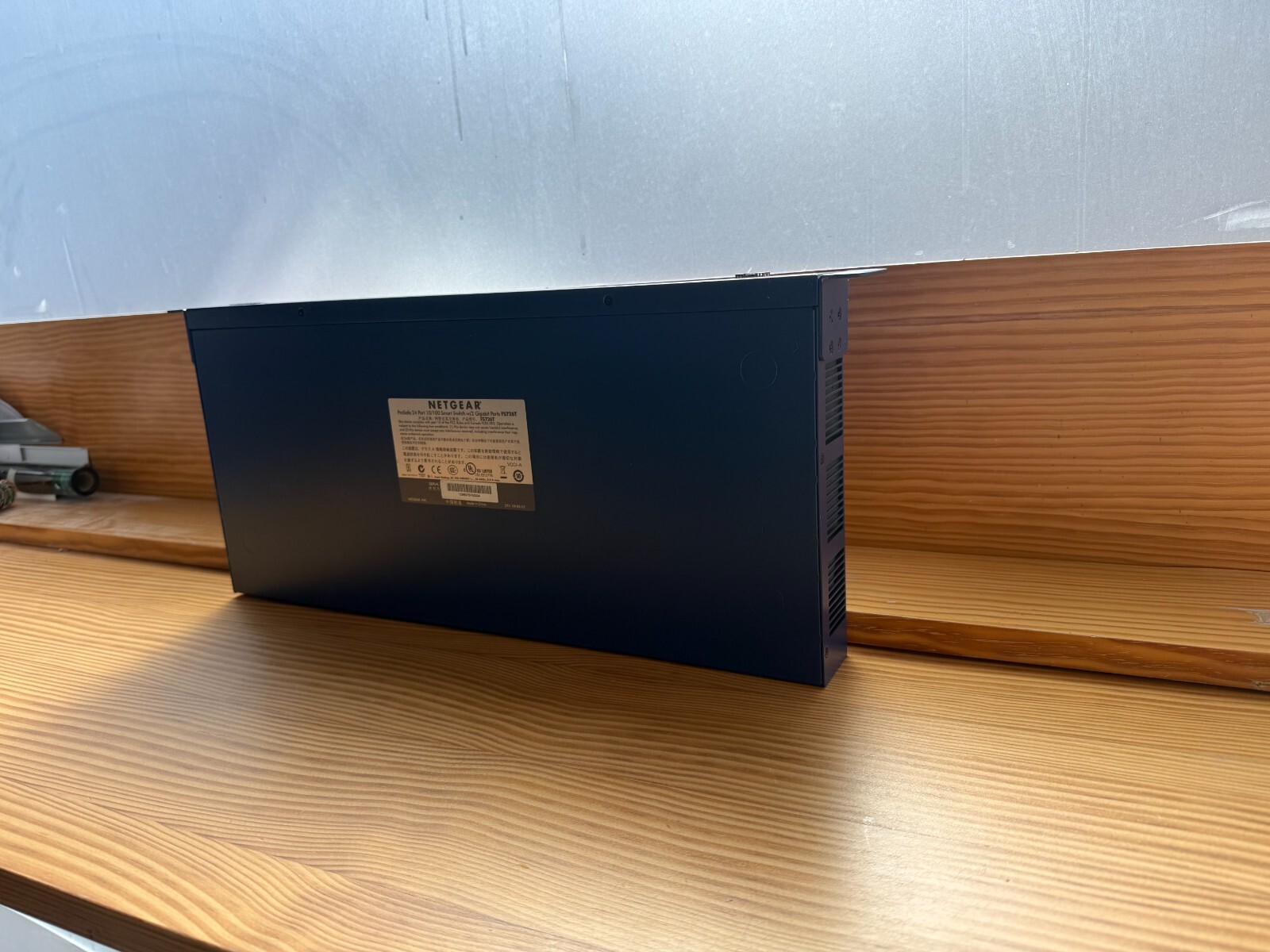 Netgear GS724Tv3 commutateur de centralisation informatique pour deploiement de telephonie IP