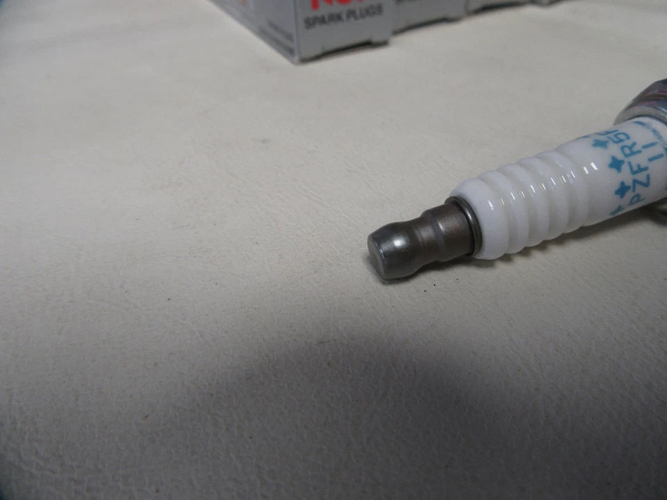 JUEGO DE (5) BUJÍAS NGK LASER PLATINUM PZFR5F-114363 BARCO MARINO Foto 4 de 4