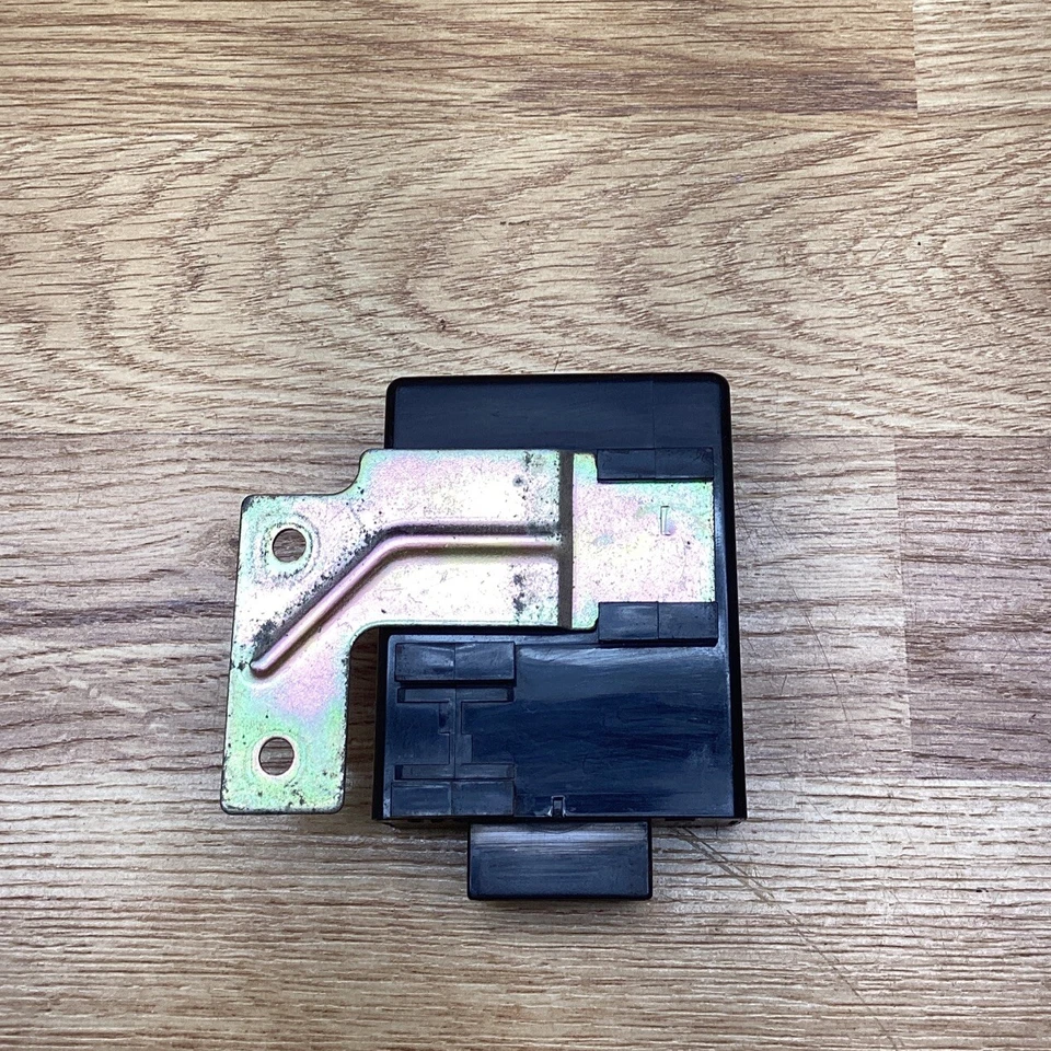 Unidad de módulo de control Mitsubishi Mighty Max 1987-1996 4x4 MD731412 OEM Foto 2 de 4