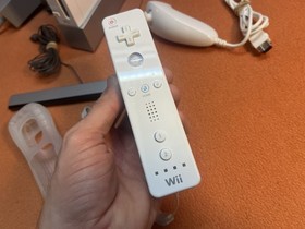 Nintendo Wii Official System Console NTSC RVL-001 GameCube Compatible Bundle Lot