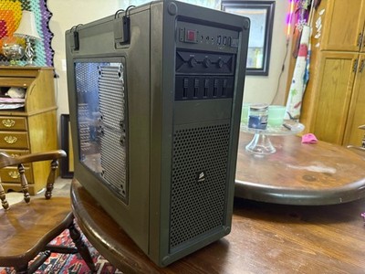 Corsair Vengeance C70 ATX Mid Tower Military Green (Discontinued) Used 
