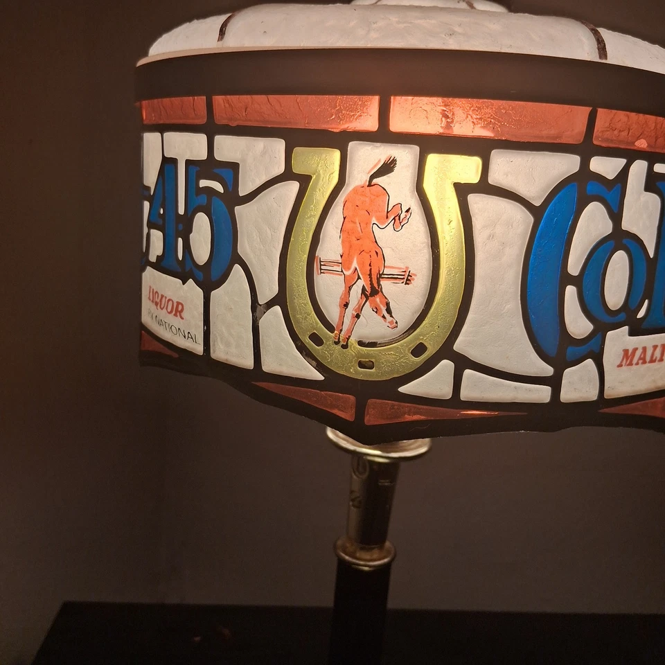 Lámpara de mesa Colt 45 vintage de licor de malta Foto 4 de 4