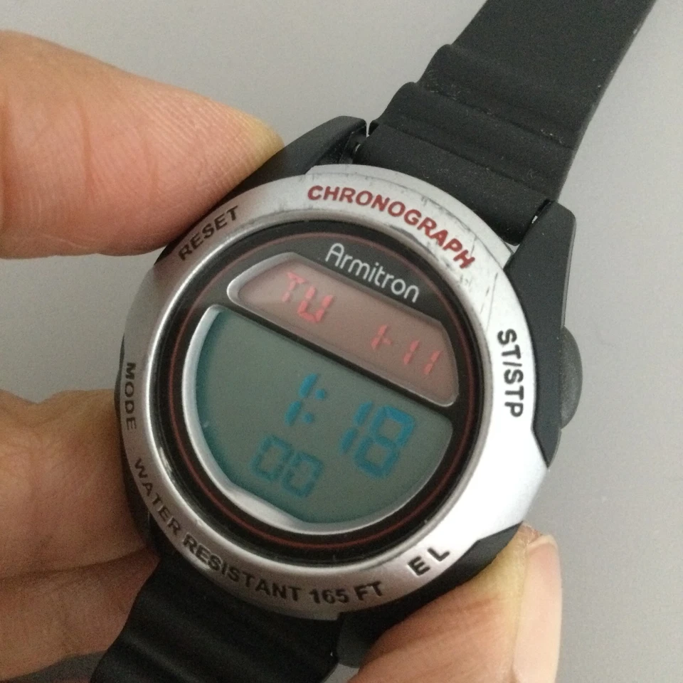 Reloj De Colección Armitron Todo Deportivo Unisex 34mm Digital Alarma Cronógrafo Batería Nueva Foto 3 de 4