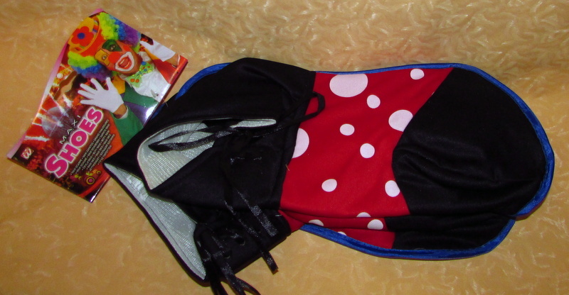 art. carnevale COPRI SCARPE CLOWN MAXI NERE E ROSSE cod.14411