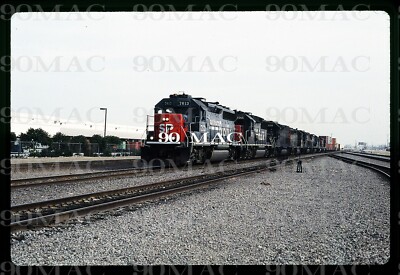 SOUTHERN PACIFIC-SP EMD GP40-2 #7613. Dolores (CA). Original Slide 1994.