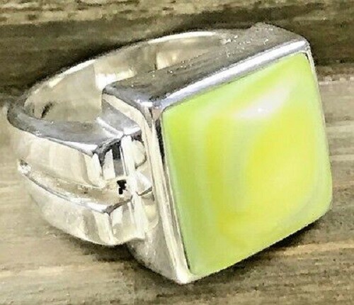 Sterling Silver Mother of Pearl Ring - Green Sterling Silver Mother of Pearl Ring - Green
