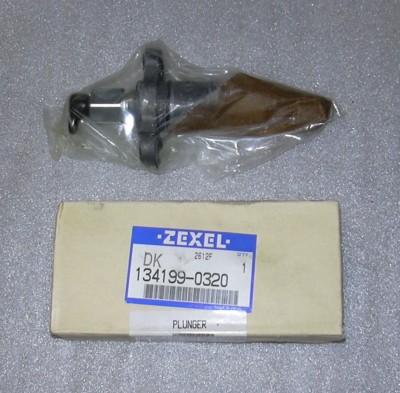 Komatsu Ersatzteile Spare Parts Piston Ring Valve Pipe Exhaust 6150-31-2012  NEW