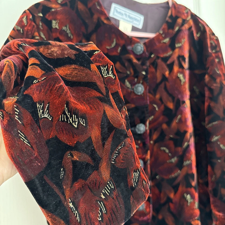 Cárdigan Blazer Norton McNaughton Mujer 12 Rojo Floral Terciopelo Flor Botón De Colección Foto 4 de 4