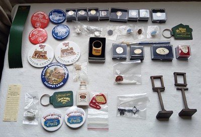 Lilliput Lane Collectors and David Winter Collectors ~40 badges and other items