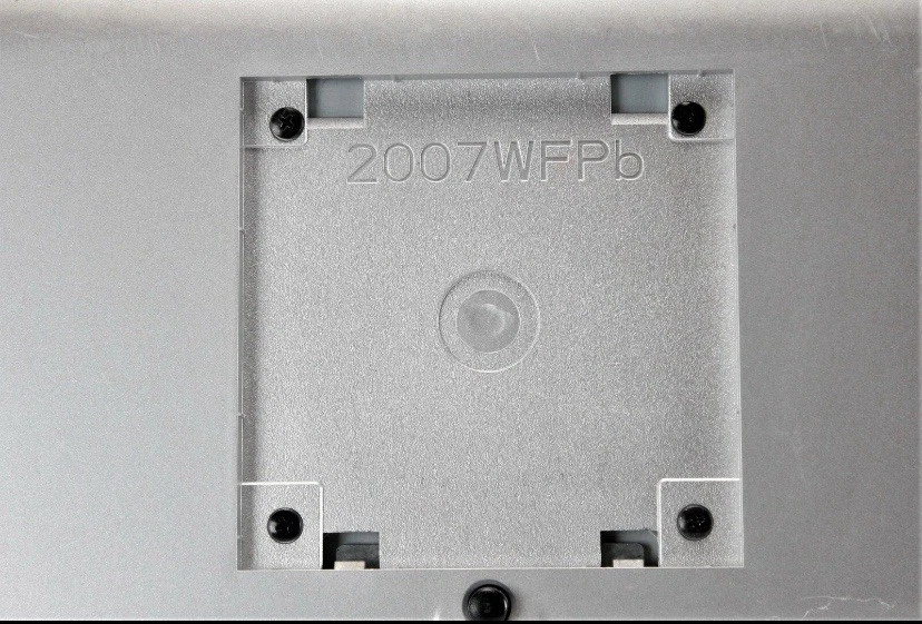 Dell 2007WFP 20" Widescreen UltraSharp LCD Monitor 1680 x 1050 VGA DVI Has Stand - Image 2 of 2