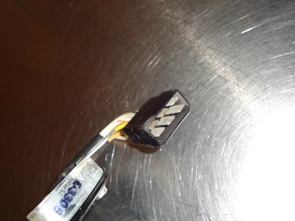 Nuevo regulador de voltaje NOS E-3308 para camión Datsun 520 620 720 Foto 4 de 4