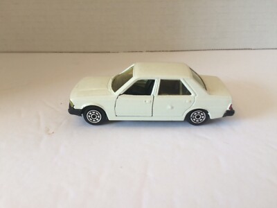 White Peugeot 305 Jet-car de Norev #879 France 1:43- never played with