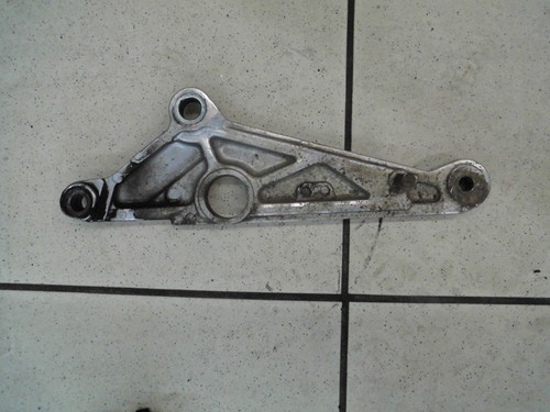 WB1. Honda CB 650 RC08 Footrest Holder Right Holder Plate Footrest - Picture 2 of 3