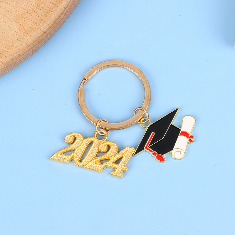 Golden 2024 Graduation Ceremony Keyring Cute Graduation Cap Diploma ...