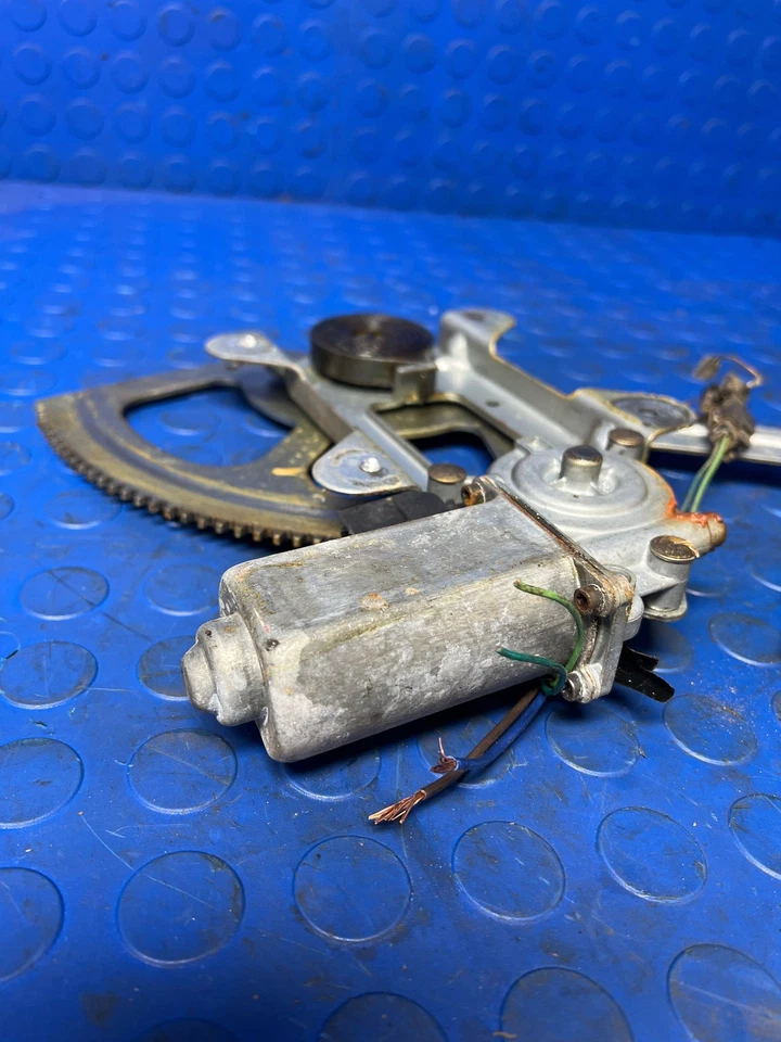 95-99 雪佛兰 C/K 1500 2500 3500 前窗调节器带电机右手乘客 — 第 2/4 张图片