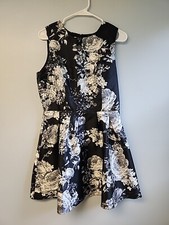 Crystal Doll Juniors 9 Women Black White Flower Floral Dress