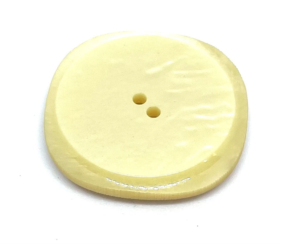34mm X 4pcs Cream Pale Yellow Square Sunk 4 Hole Buttons Jacket - Image 3 of 4