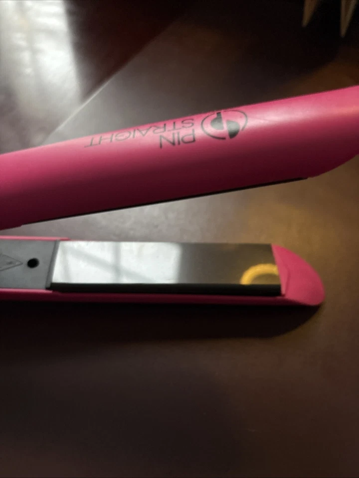 LeChic Ionik Ceramic Flat Iron Dark Pink. Never Used No Box - Image 2 of 4