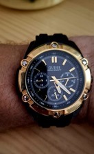 Orologio uomo Guess Bolt W1302G2 multifunzione silicone nero oro usato