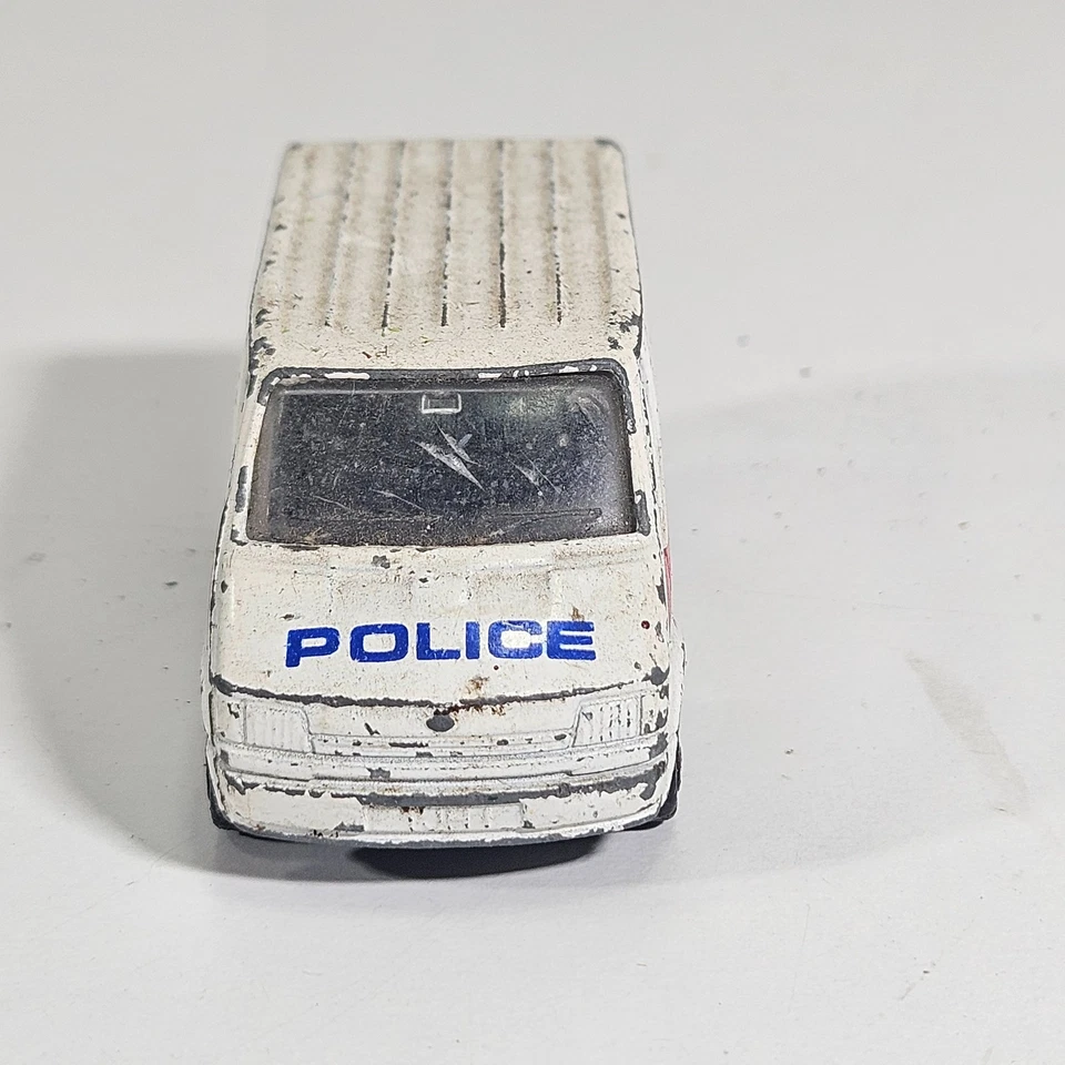 Vintage Corgi Diecast Model Ford Transit Police Van Car  1:43 Scale Unboxed. - Image 3 of 4