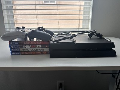 PlayStation 4 (PS4) Bundle: 2 Controllers and 4 Games. Great Condition!