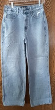 Hollister Women  s Ultra High Rise Baggy Jeans, Medium Wash, size 6R Hard to Find