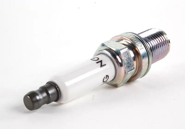Genuine Spark Plug 101-905-621