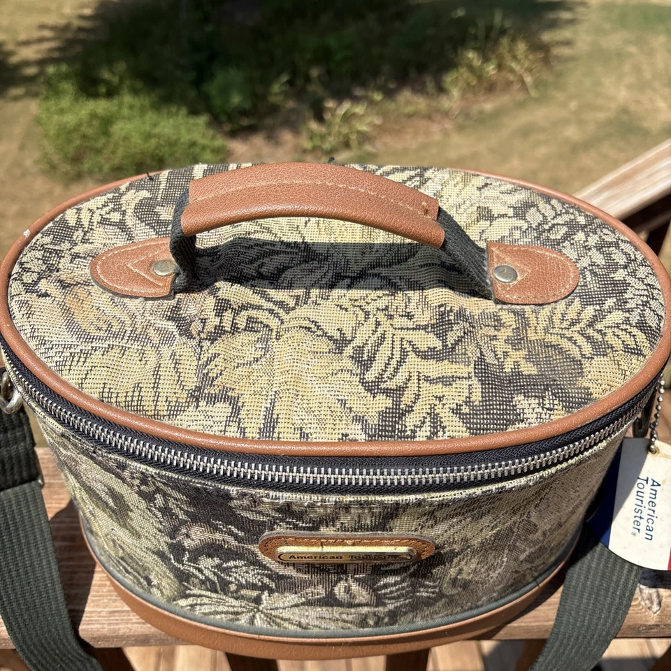 Vintage American Tourister Tapestry Train Case Cosmetic Hair Product Carrier - Image 3 of 4