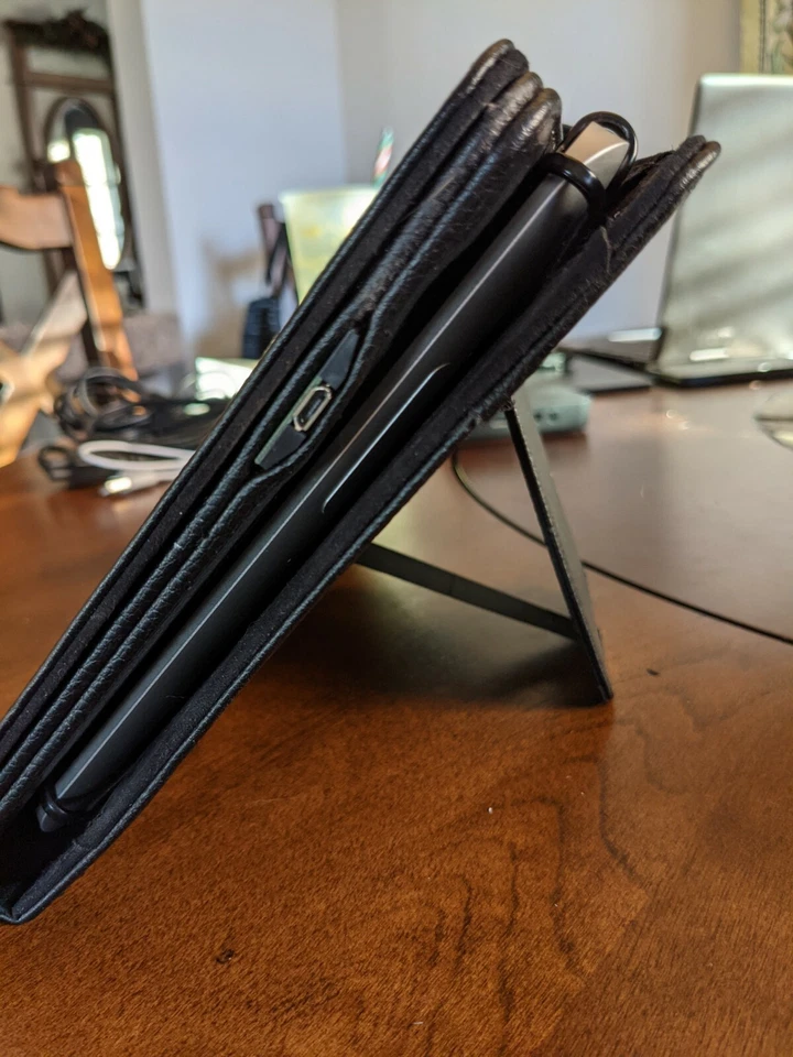 HP ElitePad 900 32GB, Wi-Fi, 10.1in - Black - Image 3 of 4