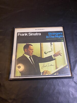 Strangers in Night [Single] [12 inch Vinyl Disc] by Frank Sinatra