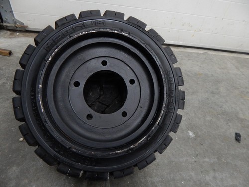 2 -16X7X10-1/2 tires & Wheels Magnum Solideal Solid forklift traction 16x7x10.5