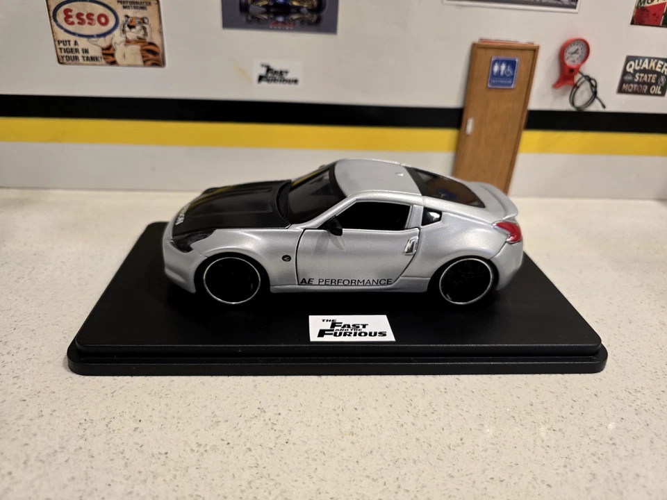 "Fast and Furious 5" 1:24 Scale Brian's 2009 Nissan 370Z Custom - Image 4 of 4