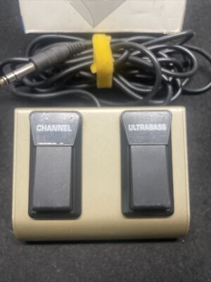 Behringer FS112B Footswitch with box