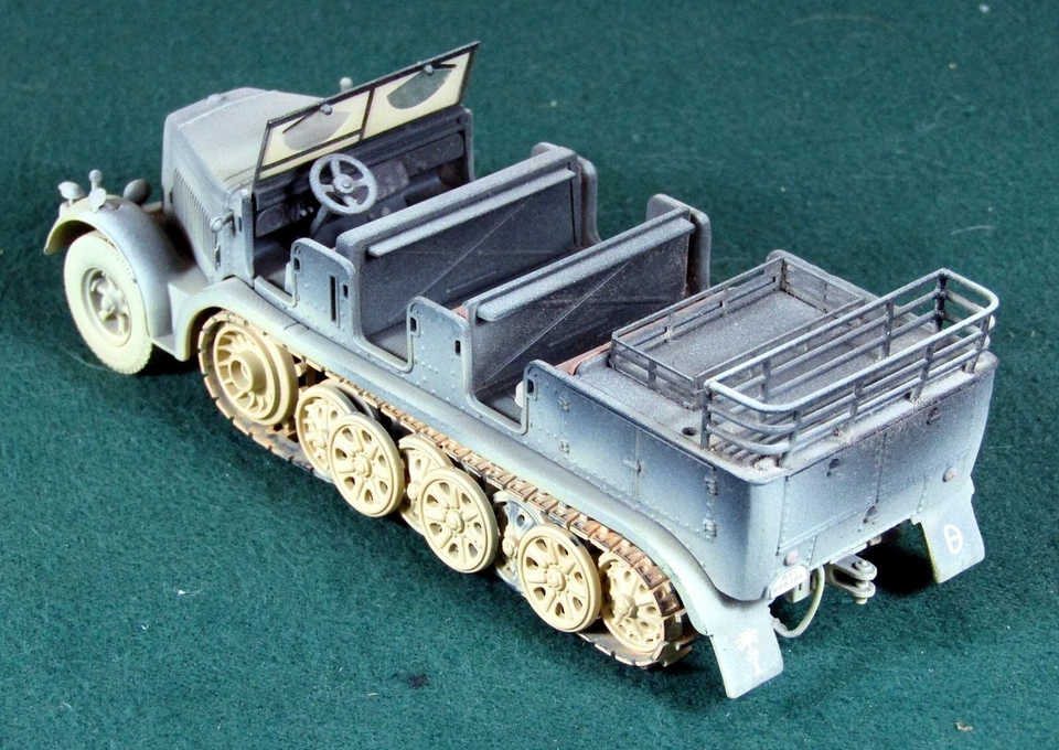 CORGI CLASSICS "WORLD WAR II N AFRICA NAZI SDKF PERSONNEL CARRIER" 1:50 LE 60004 - Image 3 of 4